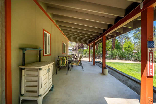 59341 Courtesy Drive, Mountain Center CA: https://media.crmls.org/mediaz/1253acfb-3fa1-4454-afe6-d399e0e53a70.jpg