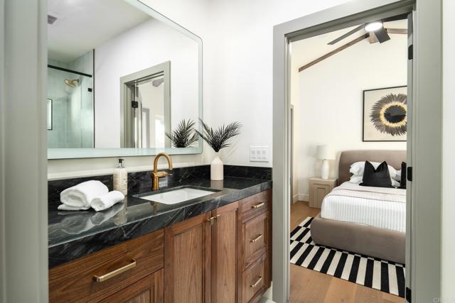 6449 Las Colinas, Rancho Santa Fe CA: https://media.crmls.org/mediaz/12541b3a-9476-4136-9807-f7c371455589.jpg