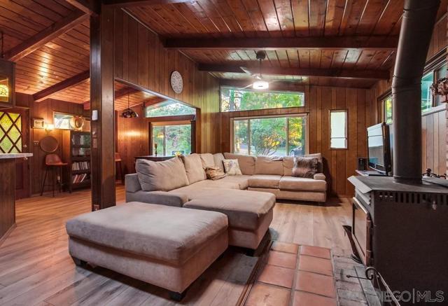 3233 Salton Vista Drive, Julian CA: https://media.crmls.org/mediaz/12545263-bbf1-42c7-8f4c-7c282c1476f9.jpg