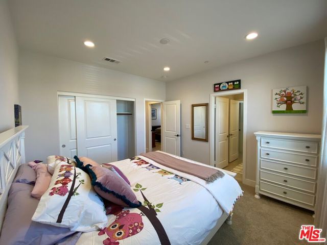 18648 Juniper Springs Drive, Canyon Country CA: https://media.crmls.org/mediaz/12548957-db09-403f-bff5-9e7801db774f.jpg
