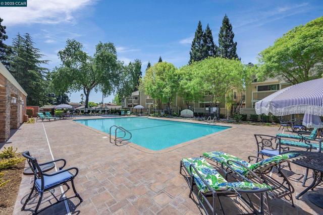 160 Eastridge Dr, San Ramon CA: https://media.crmls.org/mediaz/12549783-5d06-44bf-b07a-0648595a5cbb.jpg
