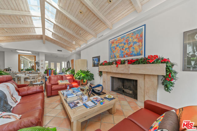 7 Churchill Lane, Rancho Mirage CA: https://media.crmls.org/mediaz/1254b777-9c60-493f-a57d-5d44bac308d6.jpg