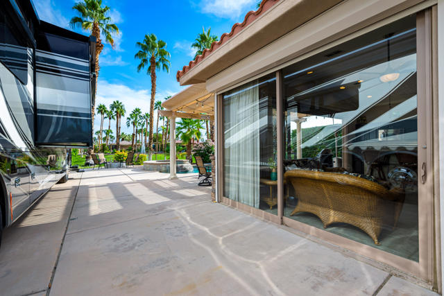 48170 Hjorth Street, Indio CA: https://media.crmls.org/mediaz/12553431-15a1-40b7-8da3-9e3c2f0314db.jpg