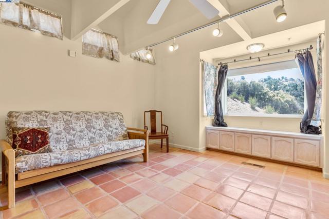 59480 Mines Rd, Livermore CA: https://media.crmls.org/mediaz/12555f66-e1a7-424a-b3fe-ba8bdabe4c29.jpg