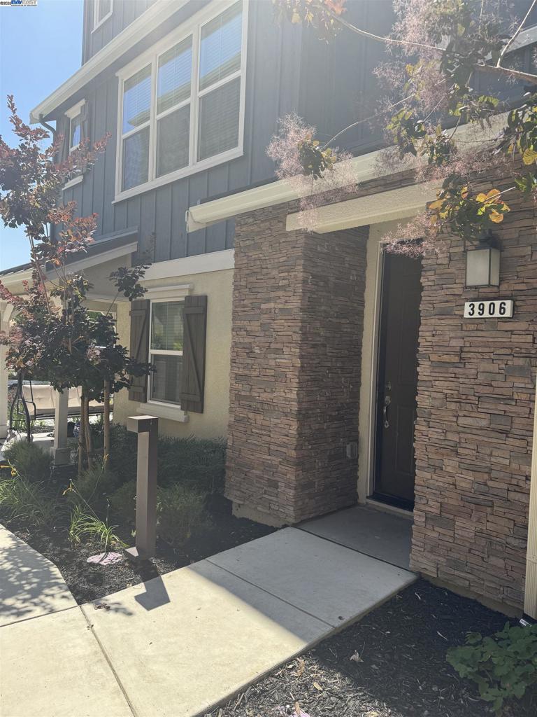 3906 Guerneville Way
