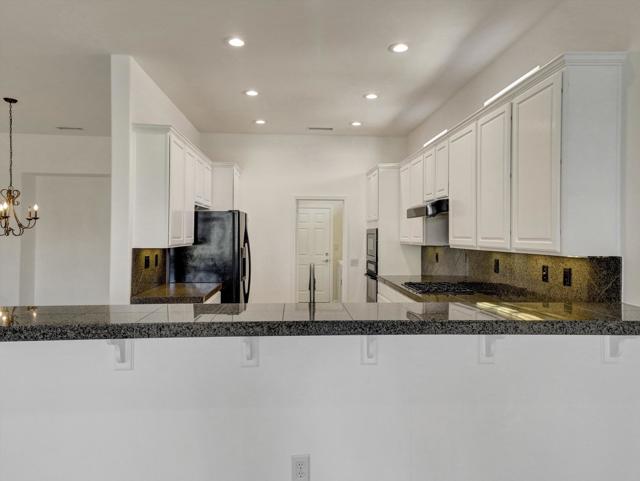 80418 Dumphries Court, Indio CA: https://media.crmls.org/mediaz/12578354-303e-4ab0-9435-155813ca6251.jpg