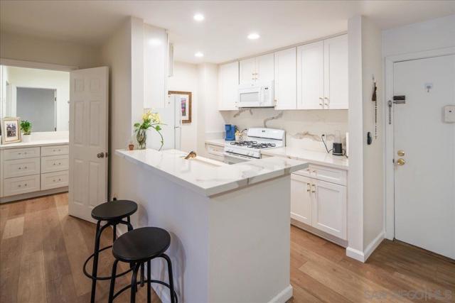 1621 Hotel Circle S, San Diego CA: https://media.crmls.org/mediaz/1257ae5e-3234-4846-a7cb-c4cdc493cdfd.jpg