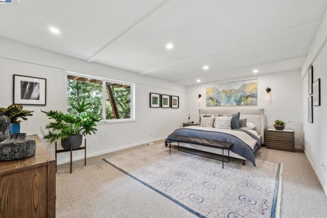 589 TAHOS ROAD, Orinda CA: https://media.crmls.org/mediaz/1257d18b-3444-4d10-8190-81908de7f990.jpg