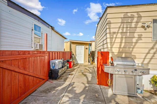 436 N Mercy Springs, Los Banos CA: https://media.crmls.org/mediaz/1257db62-70e9-447b-b07e-b75f0c0f3a29.jpg