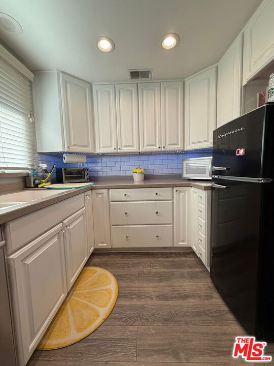 8020 Cora Street photo 10