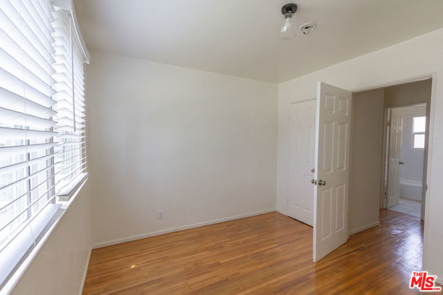 2598 Amherst Ave, Los Angeles CA: https://media.crmls.org/mediaz/12588116-8471-4f09-8971-49d92d8861c1.jpg