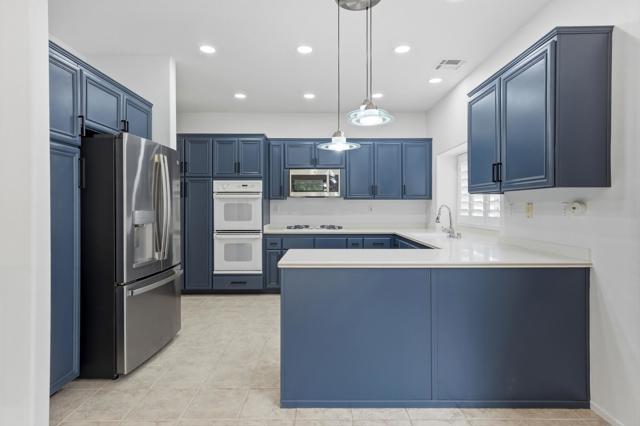 Image 11 of 42 For 78663 Como Court