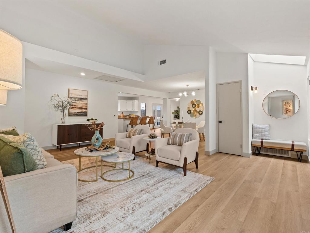 13737 Temple Street - photo 6