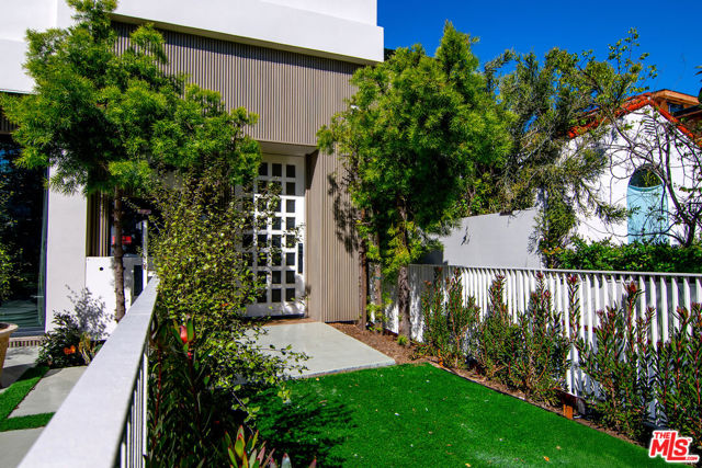 1623 S Bedford Street, Los Angeles CA: https://media.crmls.org/mediaz/1259c35c-742a-48f9-8be2-7797d5ba2473.jpg