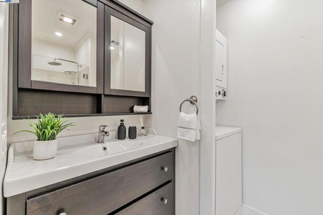 825 Oak Grove Rd, Concord CA: https://media.crmls.org/mediaz/1259c8e2-f928-4cf5-9892-c391f72f21f6.jpg