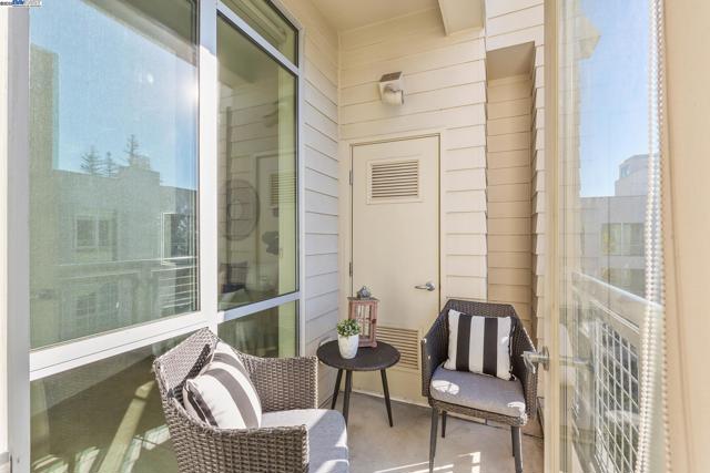 1655 N California Blvd, Walnut Creek CA: https://media.crmls.org/mediaz/125a2431-c139-4575-bcee-0f1c2c1ab40a.jpg