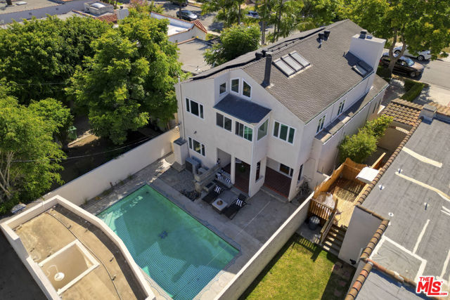 426 S Swall Drive, Beverly Hills CA: https://media.crmls.org/mediaz/125b8432-1f4e-4337-8e45-553d95bbb2ee.jpg