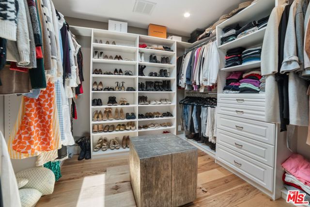 2701 Roscomare Road, Los Angeles CA: https://media.crmls.org/mediaz/125bc4e1-8fbc-4034-85e8-3528742199be.jpg