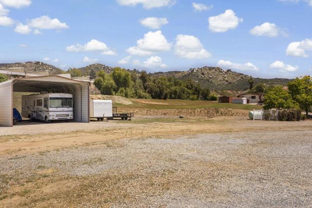 3232 N Twin Oaks Valley Rd, San Marcos CA: https://media.crmls.org/mediaz/125be3a7-3b31-4085-99ca-14819853b866.jpg