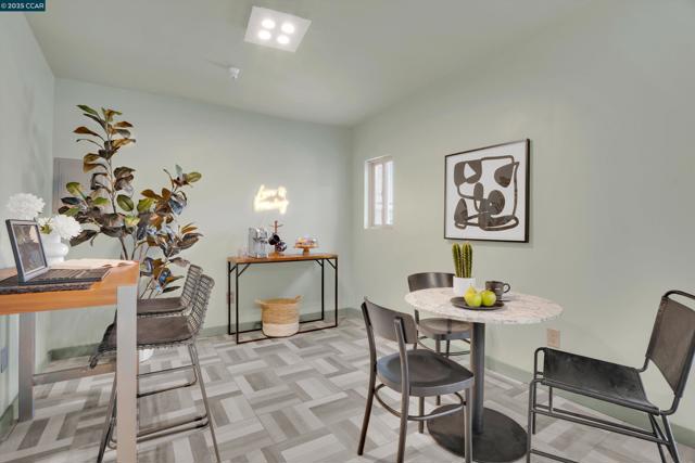 640 State Highway 12, Rio Vista CA: https://media.crmls.org/mediaz/125d0427-dc95-4742-9100-8ad943de490f.jpg