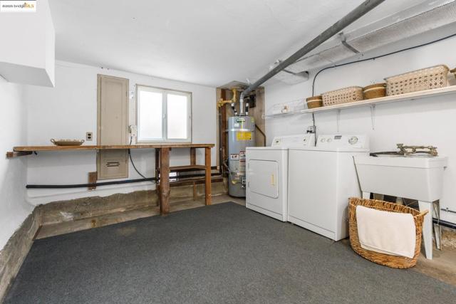 1420 Catherine Dr, Berkeley CA: https://media.crmls.org/mediaz/125d1629-6352-4680-945b-ac7ce213943f.jpg