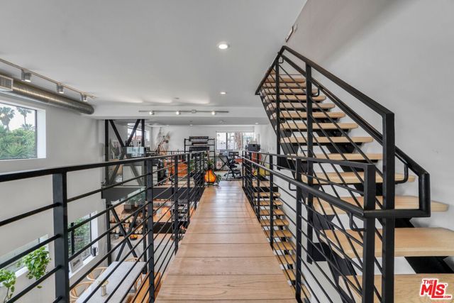 1335 N Fuller Avenue, Los Angeles CA: https://media.crmls.org/mediaz/125d2ed5-b744-4649-a8a8-1e9fa99c31b4.jpg