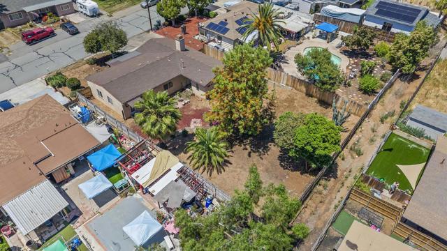 1333 Clove St, El Cajon CA: https://media.crmls.org/mediaz/125dffbd-29b9-46e1-aab5-339e31d7673c.jpg