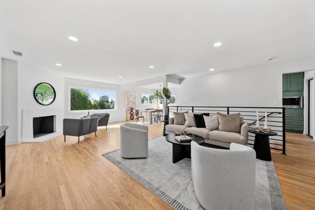 198 Croydon Ln, El Cajon CA: https://media.crmls.org/mediaz/125e5284-6461-4ec9-ac2b-6dc5f1cb9a1d.jpg