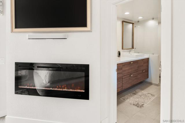 89 Tunapuna Ln, Coronado CA: https://media.crmls.org/mediaz/125e6d8b-e296-4962-a800-5b6cfcf1d809.jpg