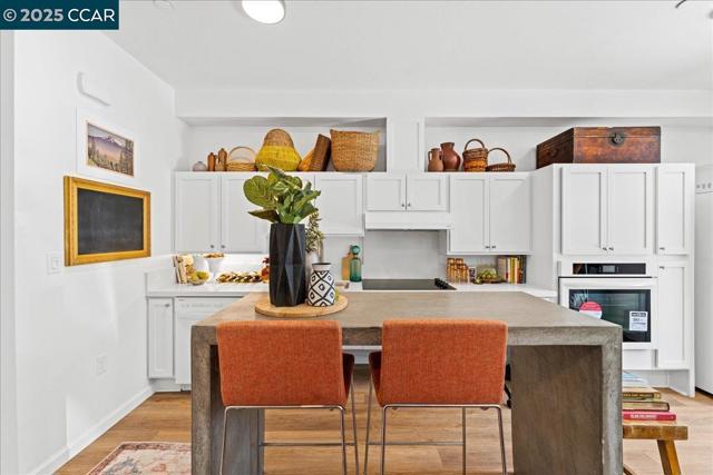 100 Esperanza Place, Walnut Creek CA: https://media.crmls.org/mediaz/125ef612-3f2d-4d70-900b-862ce1216ddf.jpg