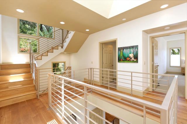Detail Gallery Image 12 of 22 For 5787 Bellevue Ave, La Jolla,  CA 92037 - 4 Beds | 4/1 Baths