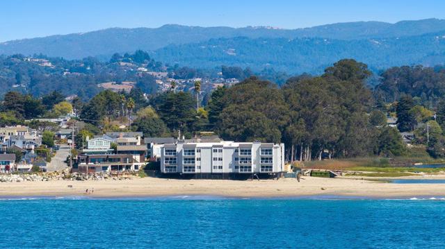 22130 E Cliff Drive, Santa Cruz CA: https://media.crmls.org/mediaz/125f95ab-9454-4f03-91d5-ff3e6514034e.jpg