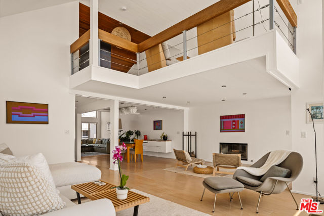 6624 Vista Del Mar, Playa del Rey CA: https://media.crmls.org/mediaz/125fa017-2528-4245-ad7e-af67383bca9a.jpg