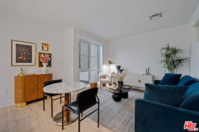 250 E Broadway, Long Beach CA: https://media.crmls.org/mediaz/126086b7-f377-45e2-9744-d4f550530428.jpg