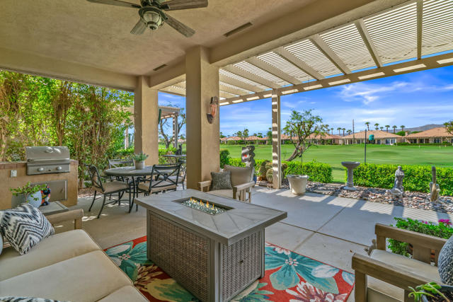 80474 Muirfield Drive, Indio CA: https://media.crmls.org/mediaz/126104c6-c843-4fa5-8128-75cce74c6cd5.jpg