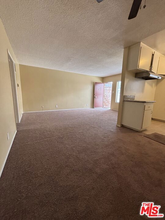 6015 10th Avenue, Los Angeles CA: https://media.crmls.org/mediaz/12611521-32e7-4749-9655-f26ff84f276e.jpg