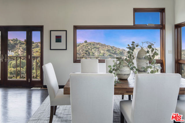 2125 Kew Drive, Los Angeles CA: https://media.crmls.org/mediaz/12618c73-5123-4b6f-a864-ee77ee3c0450.jpg
