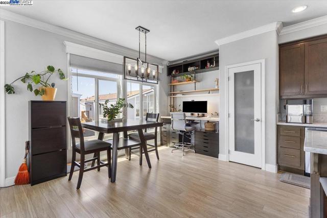 3015 E Bayshore Road #423, Redwood City CA: https://media.crmls.org/mediaz/126245ba-d986-4706-9b49-2381f77b72ed.jpg