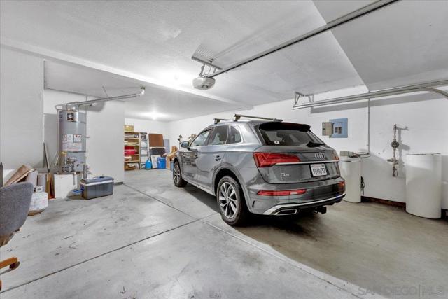 938 Camino De La Reina, San Diego CA: https://media.crmls.org/mediaz/1262f728-4047-4d1c-bfc1-ef968875d137.jpg