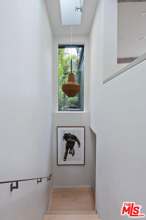 431 W Rustic Road, Santa Monica CA: https://media.crmls.org/mediaz/12631303-1f3c-4363-a4b3-2ac377a56082.jpg