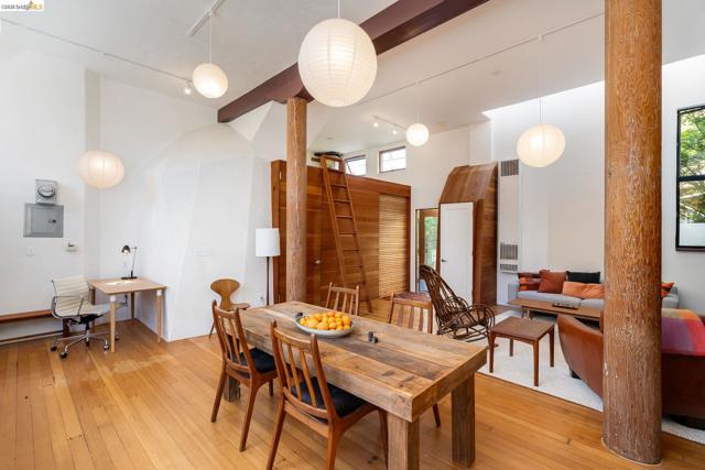 Image 11 of 32 For 2484 Martin Luther King Jr Way