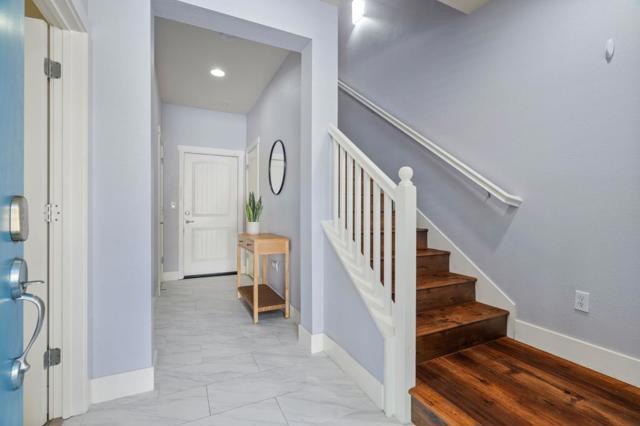 2560 Saffron Way, Mountain View CA: https://media.crmls.org/mediaz/12638121-7f4b-4d22-86aa-2cd9057038f9.jpg
