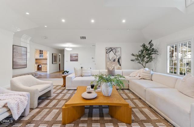 Detail Gallery Image 9 of 45 For 2596 Wallingford Dr, Beverly Hills,  CA 90210 - 4 Beds | 3/1 Baths