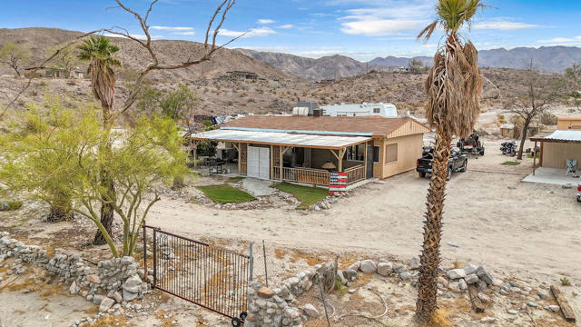 28300 Desert Charm Road, Desert Hot Springs CA: https://media.crmls.org/mediaz/12644f76-43ff-48c8-9445-29b96725f922.jpg