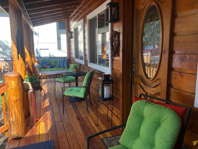 525 Angeles Boulevard, Big Bear CA: https://media.crmls.org/mediaz/1264a520-cb63-42f2-a8eb-c7753526141a.jpg