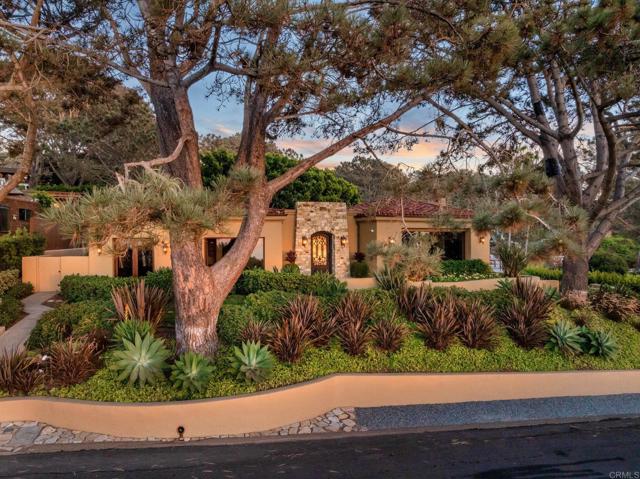 271 Ocean View Ave, Del Mar CA: https://media.crmls.org/mediaz/1264cc5a-8764-4d05-a34c-7ce08fb51f0b.jpg