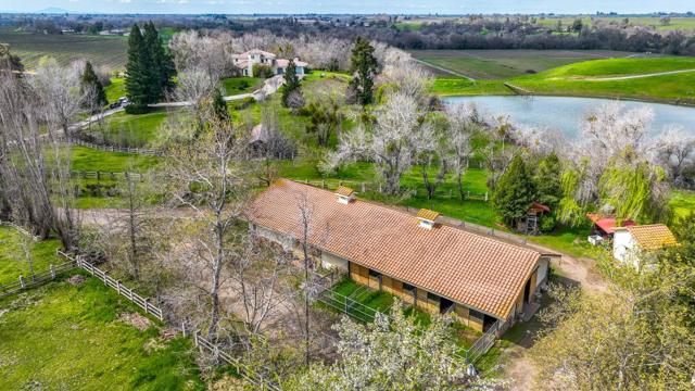 24943 N McIntire Road, Clements CA: https://media.crmls.org/mediaz/12659cb0-9502-4b92-b2c9-6ad046f83879.jpg