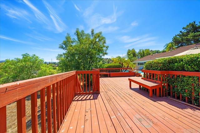 Detail Gallery Image 16 of 29 For 2073 Mountain View Dr, Escondido,  CA 92027 - 4 Beds | 2 Baths