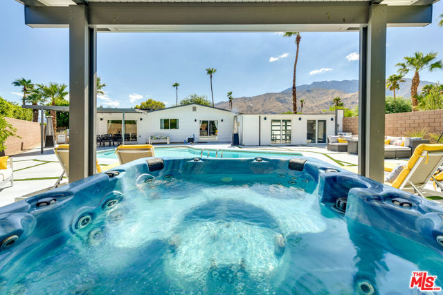 2146 N Blando Road, Palm Springs CA: https://media.crmls.org/mediaz/1267265e-1218-4da9-93e2-b822c11ff87f.jpg