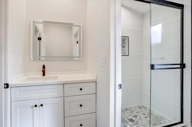 333 Lansing Circle, Escondido CA: https://media.crmls.org/mediaz/1267cb4e-af44-4cad-a14f-ec106a0104ef.jpg